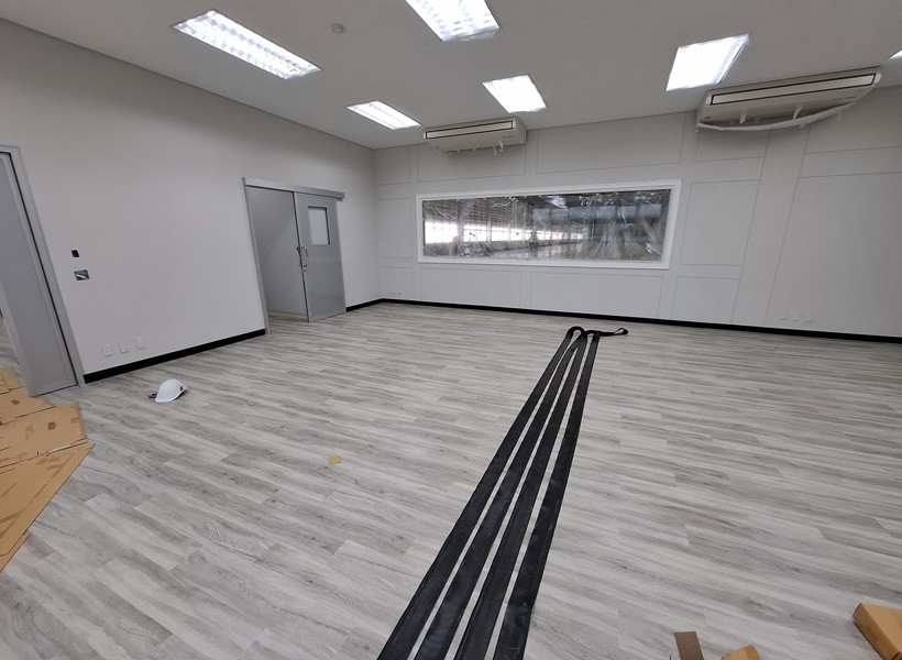 รับติดตั้งกระเบื้องยาง โรงงานที่อีสเทิร์นซีบอร์ด